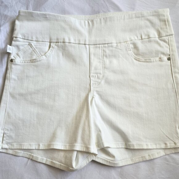 NWOT Rock n Republic "FEVER" 5  inch inseam pull on women's jean shorts - Picture 1 of 5